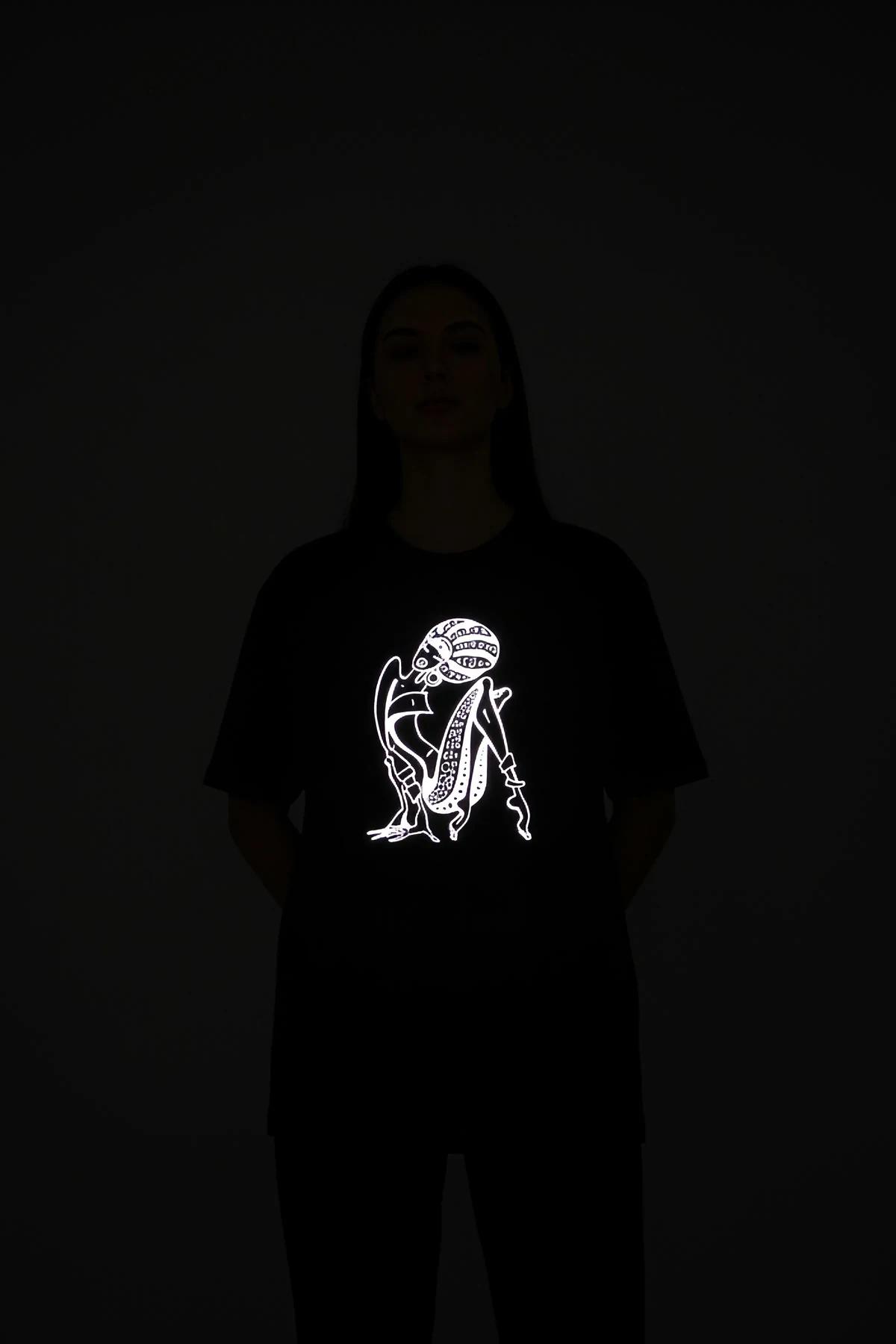 GAMZE name print black t-shirt front close-up on model