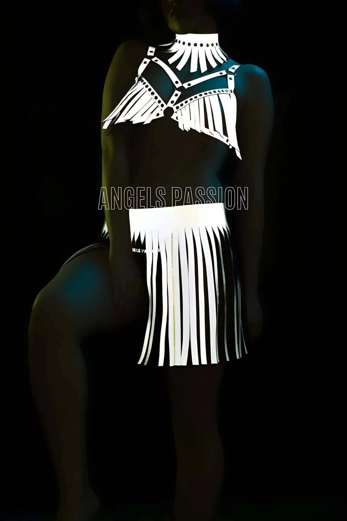 White reflective fringe mini skirt with 30 cm strips and adjustable waistband, side angle