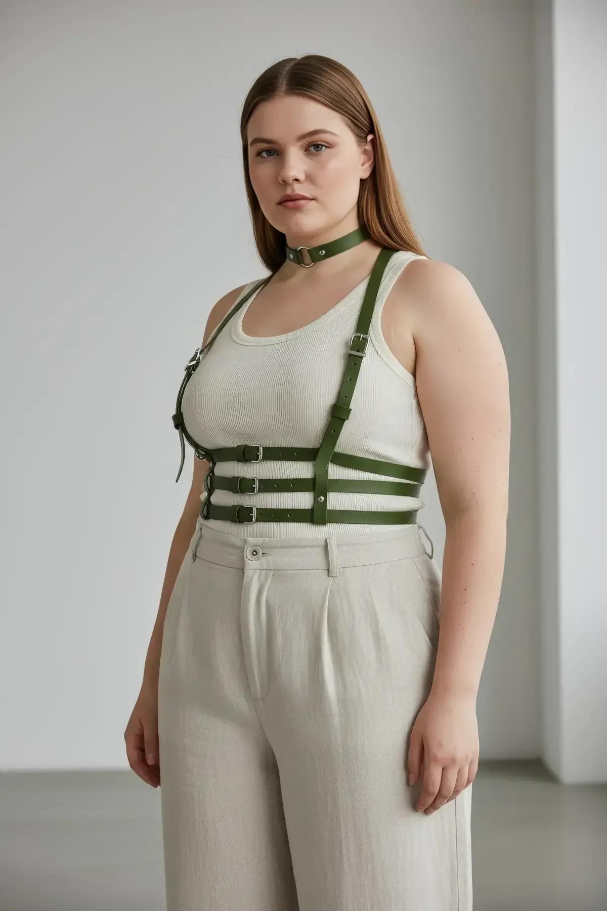 haki vegan deri harness ön cephe 3 adet gümüş bel tokası detayı büyük beden model