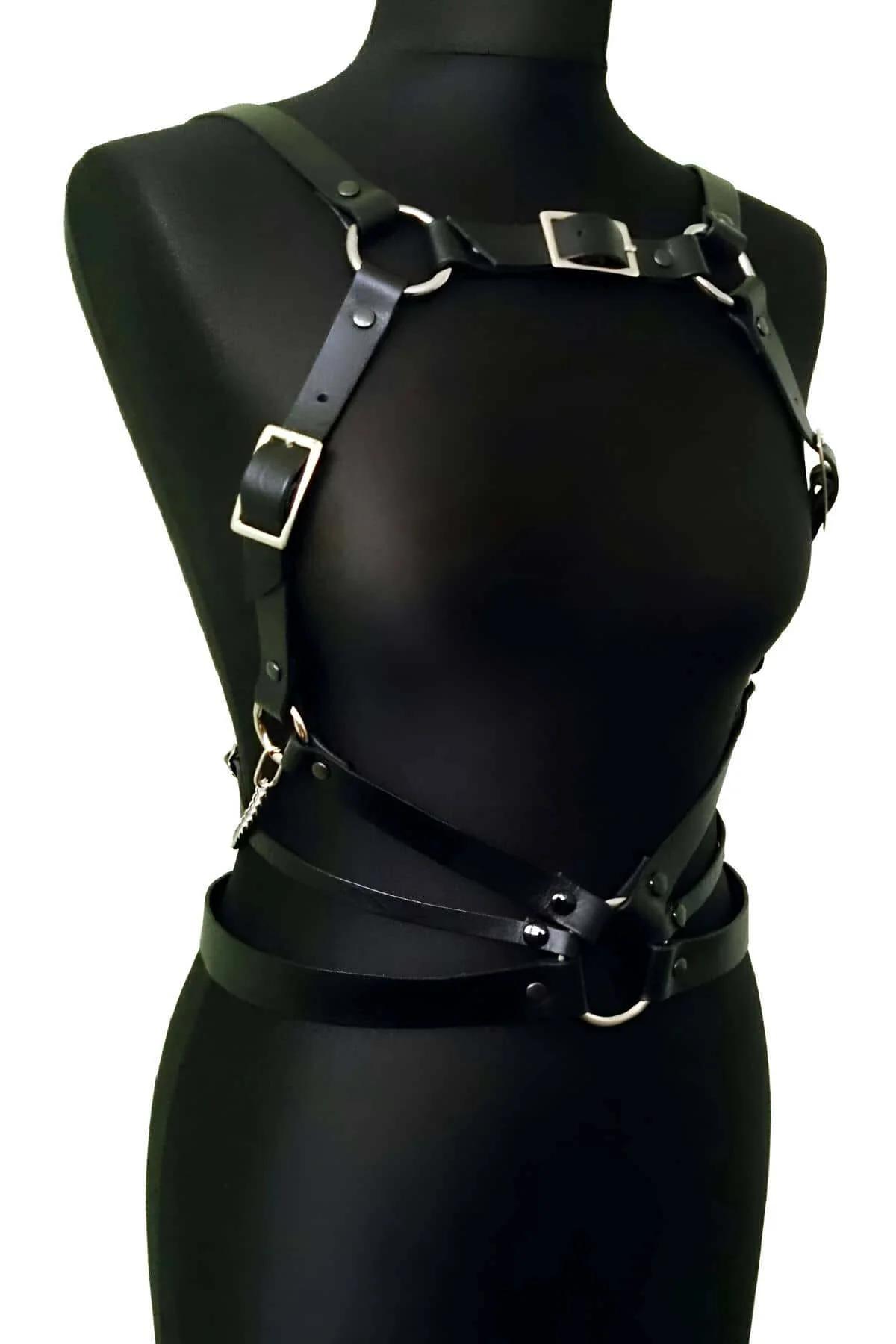 black PU leather waist belt with center O-ring and stud rivets detail