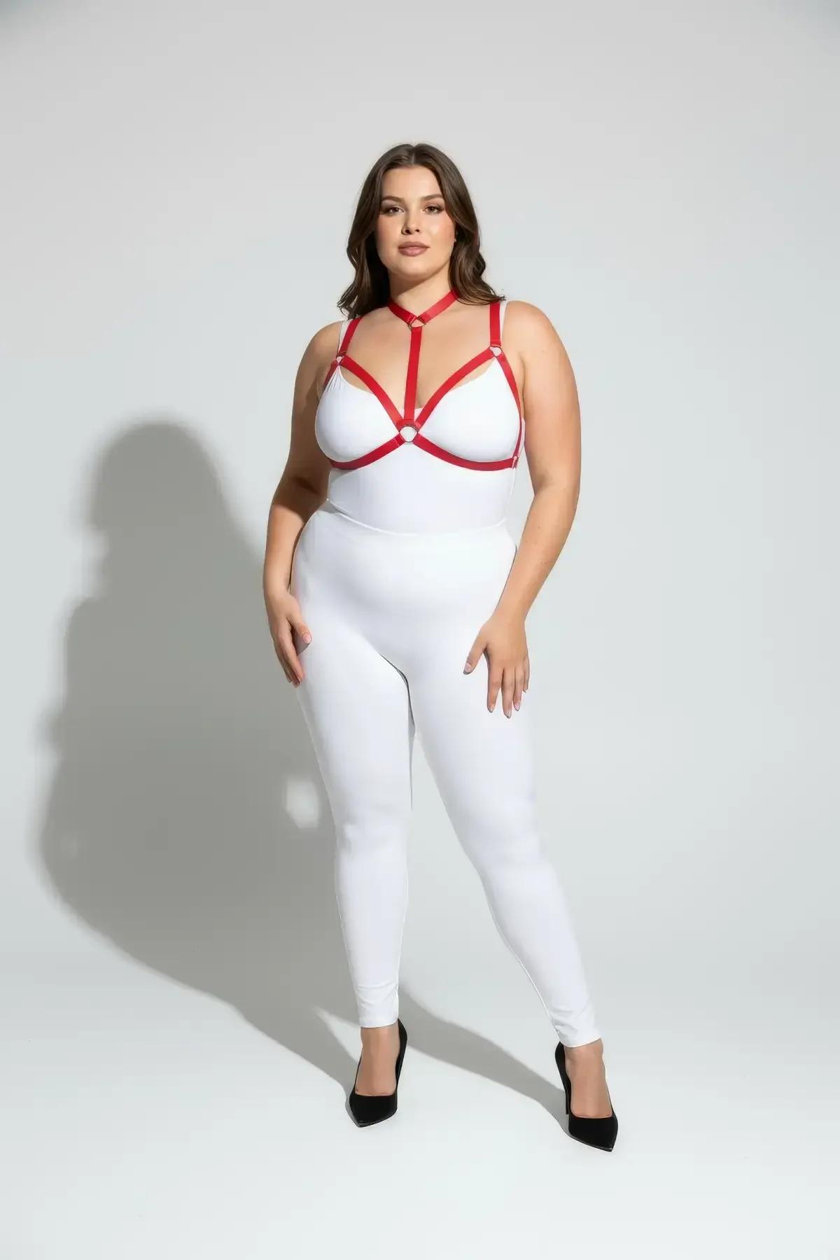 büyük beden kırmızı harness takımı beyaz bodysuit üzerine kombinli yan açı
