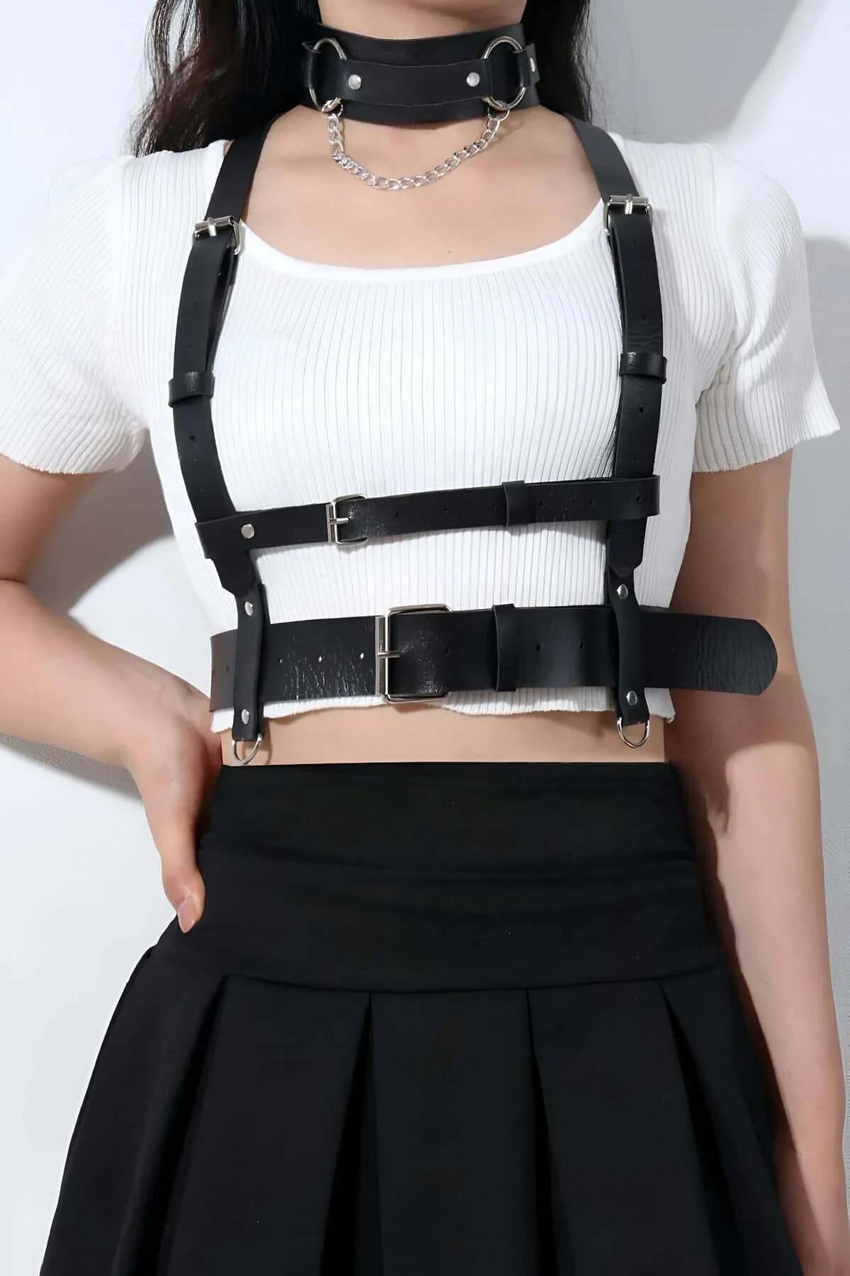 Wide structured 6 cm black faux leather waist band with center front pin buckle detail