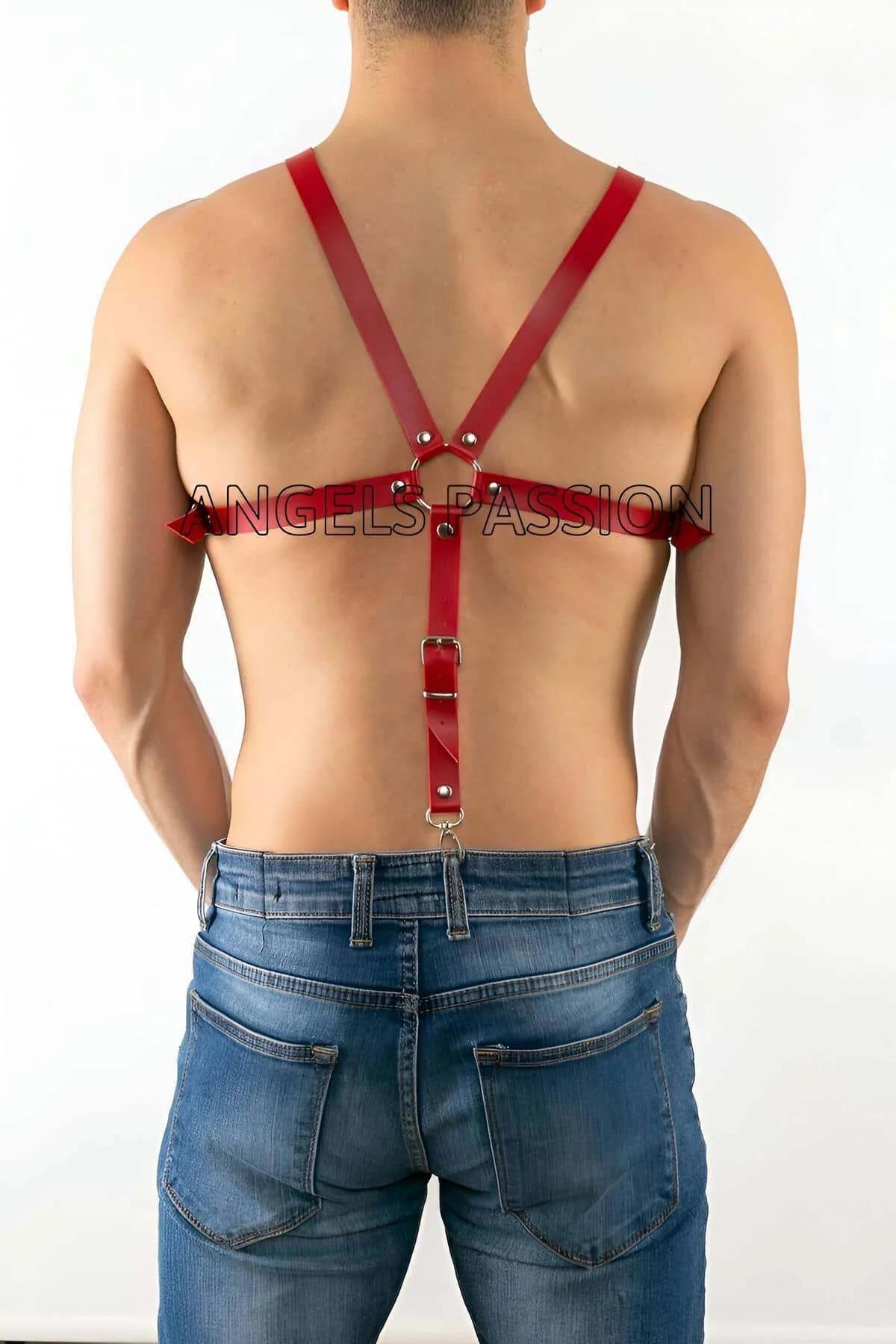Men red adjustable chest harness side view showing horizontal chest band and shoulder strap join