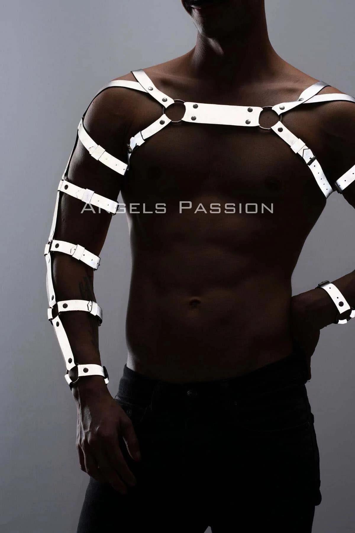 White reflective men harness set detail showing zinc alloy O-ring connectors at shoulder junction