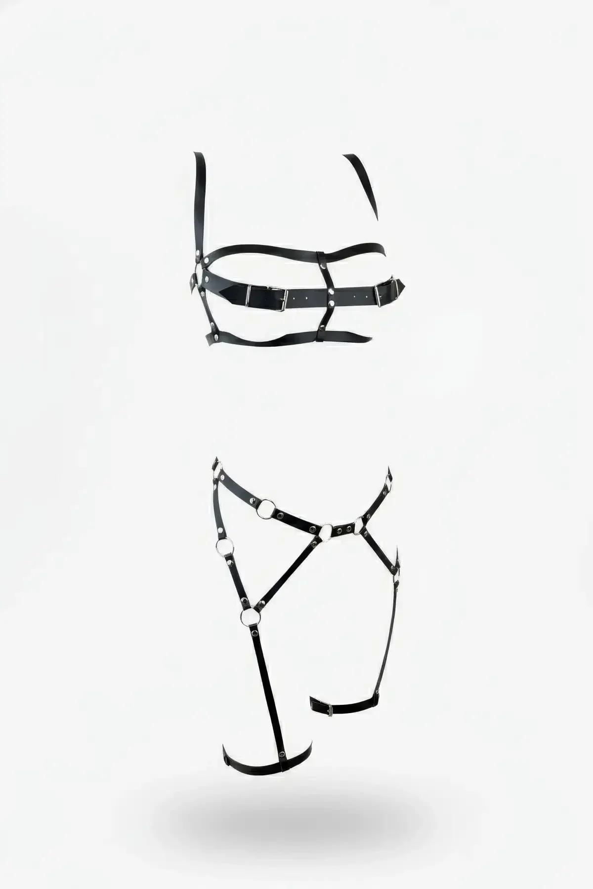 Siyah faux leather harness takım gümüş O-ring detaylı, göğüs ve bacak parçası, beyaz fon