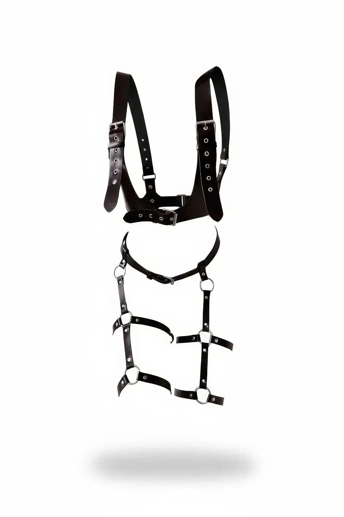 Siyah vegan deri harness takımı gümüş metal O-halka ve toka detaylı iki parçalı set