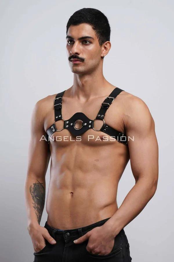 Black vegan leather O-ring chest harness with central 4 cm ring and two silver side rings worn over bare chest