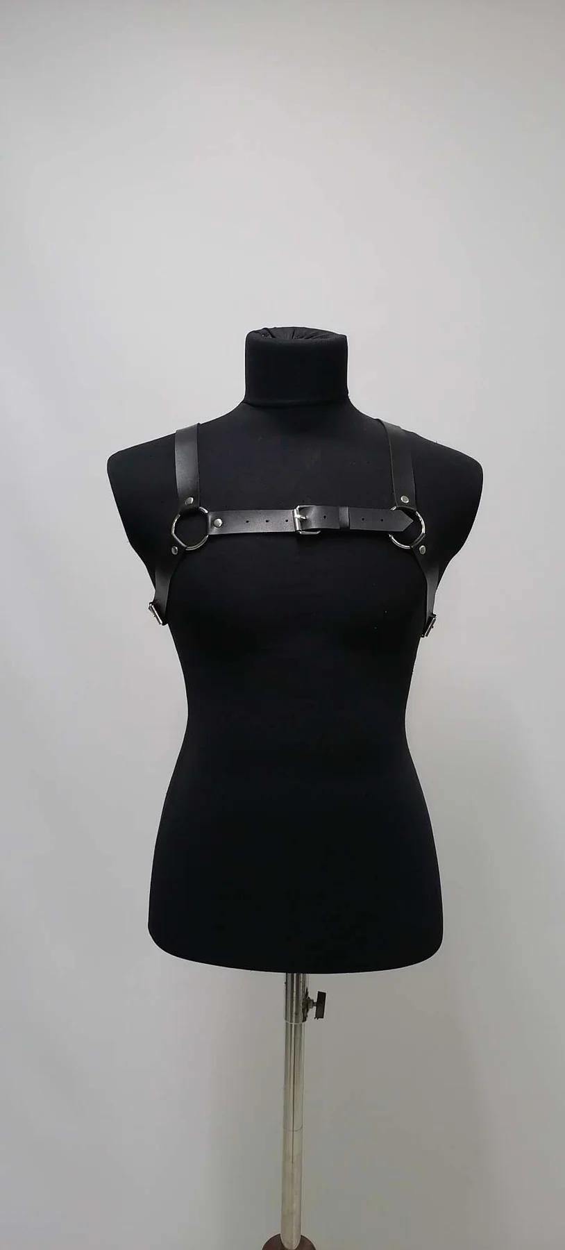 siyah vegan deri erkek göğüs harness gümüş O-ring ve toka detayı clubwear aksesuar